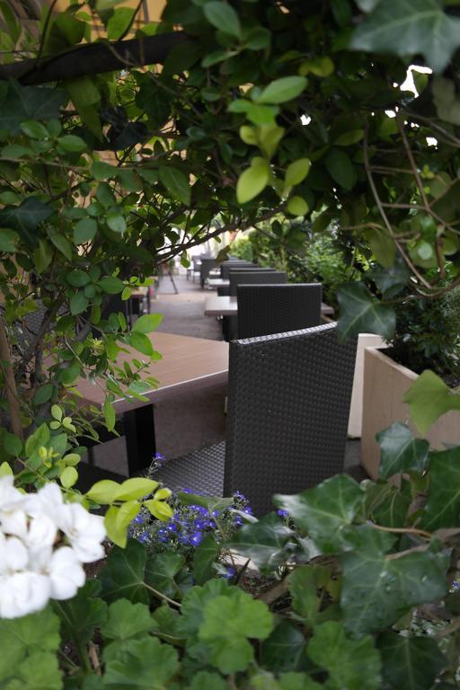 Logis Hotel Restaurant De France Сен-Женье-д'Оль Экстерьер фото