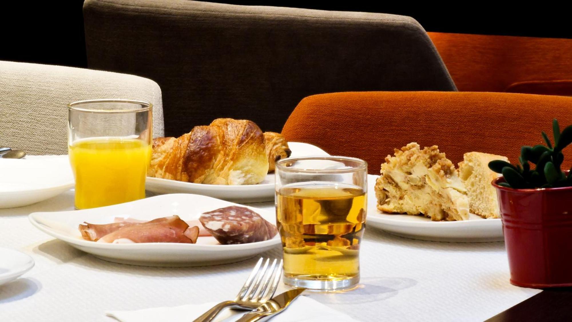 Logis Hotel Restaurant De France Сен-Женье-д'Оль Экстерьер фото